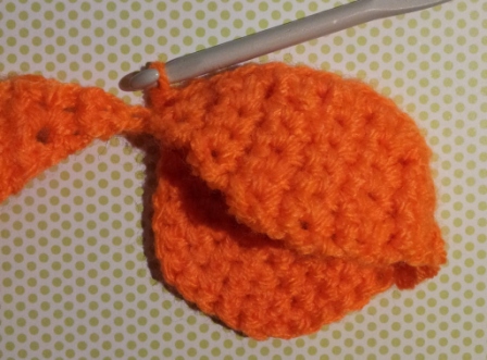 Assembling the segments (2) Assembling the segments 2 Crochet Pumpkin Segment Ball