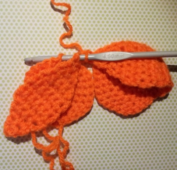 Assembling the segments (3) Assembling the segments 3 Crochet Pumpkin Segment Ball