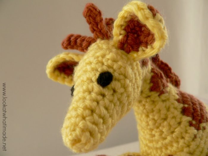 Gendry the Crochet Giraffe {A Free Little Zoo Pattern}