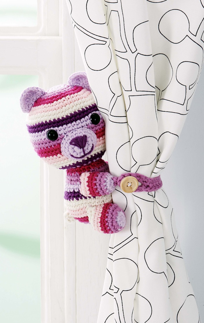 Buddy Bear Curtain Tie by Doroteja Kardum