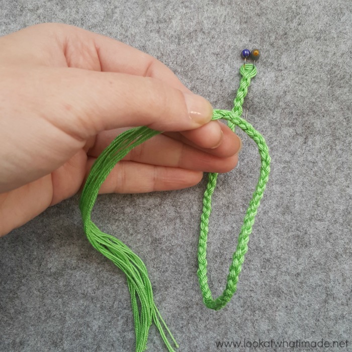 Crochet Thimble and Scissor Keeper "Aunty Mary's Thing" ⋆ Look At